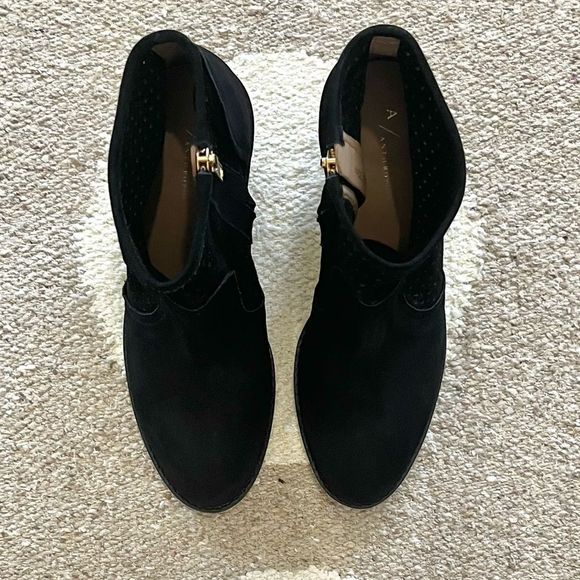 Anthropologie Ryan Perforated Suede Heeled Ankle Boots in Black Size 8 - Picture 3 of 11
